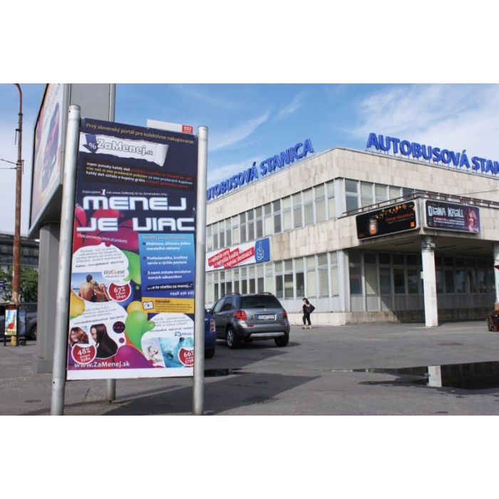 Poster 1,2 x 2,5 m am Busbahnhof