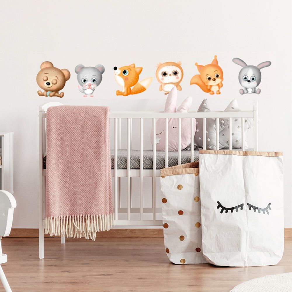 Wandtattoo tiere über das babybett