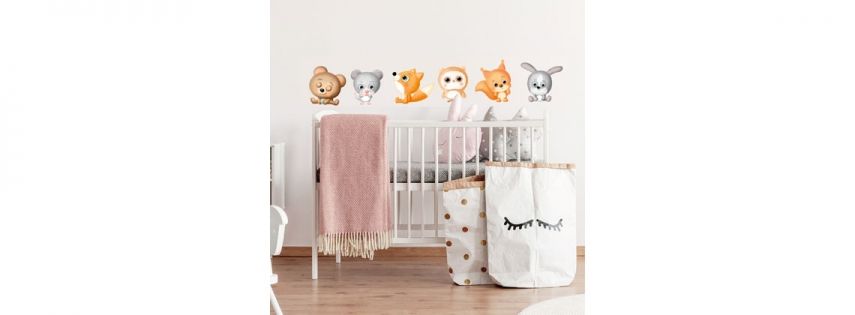 Wandtattoo tiere über das babybett