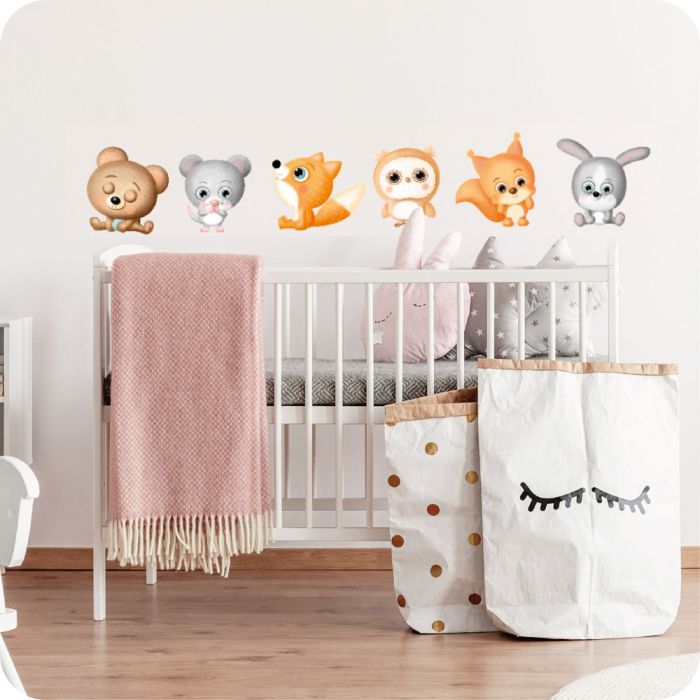Wandtattoo tiere über das babybett