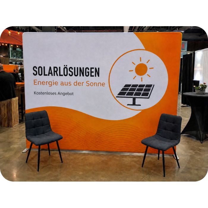 Präsentationswand aus Stoff – Messestand für Solarenergie