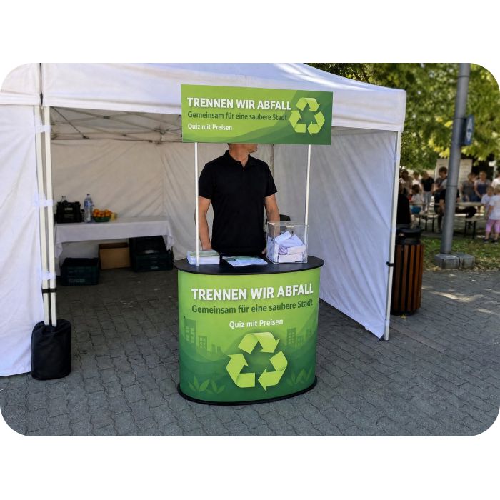 Präsentationstisch Standard – Mülltrennungsaktion bei einem Stadtfest