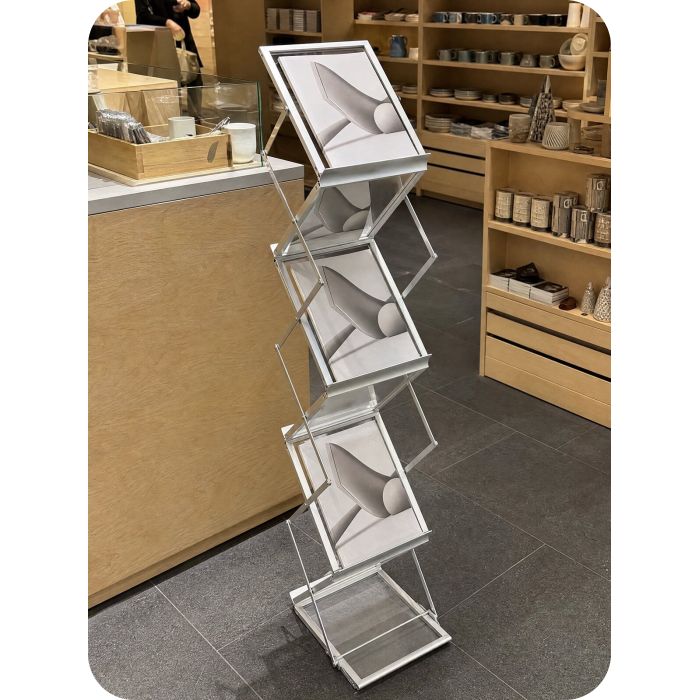 Prospektständer A3 – in einem Museumsshop