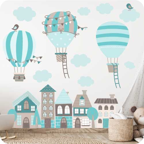 Heißluftballons über Häusern türkis
